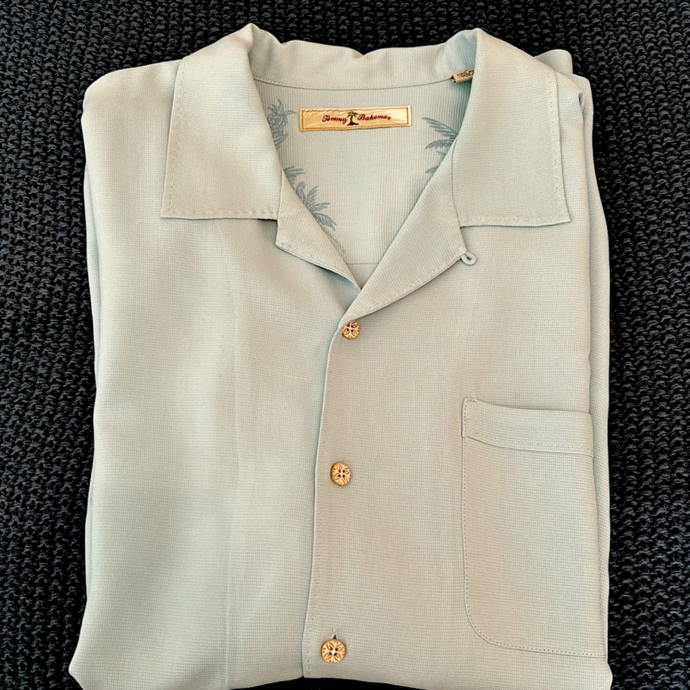 Men’s Tommy Bahama short sleeve dress shirt